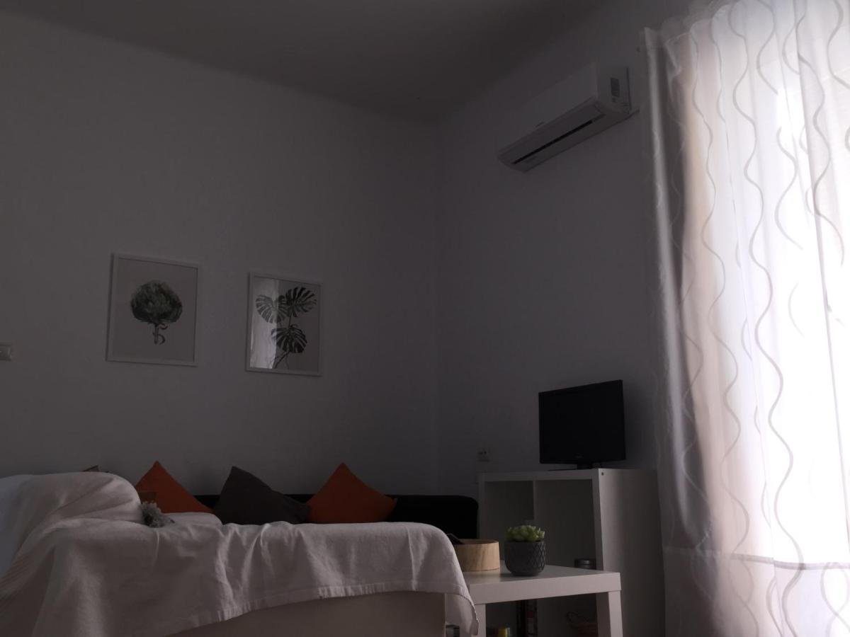 Apartamento Tia Maria Apartment Malaga Ngoại thất bức ảnh