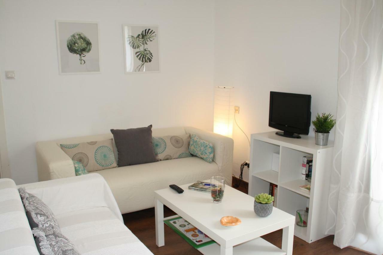 Apartamento Tia Maria Apartment Malaga Ngoại thất bức ảnh